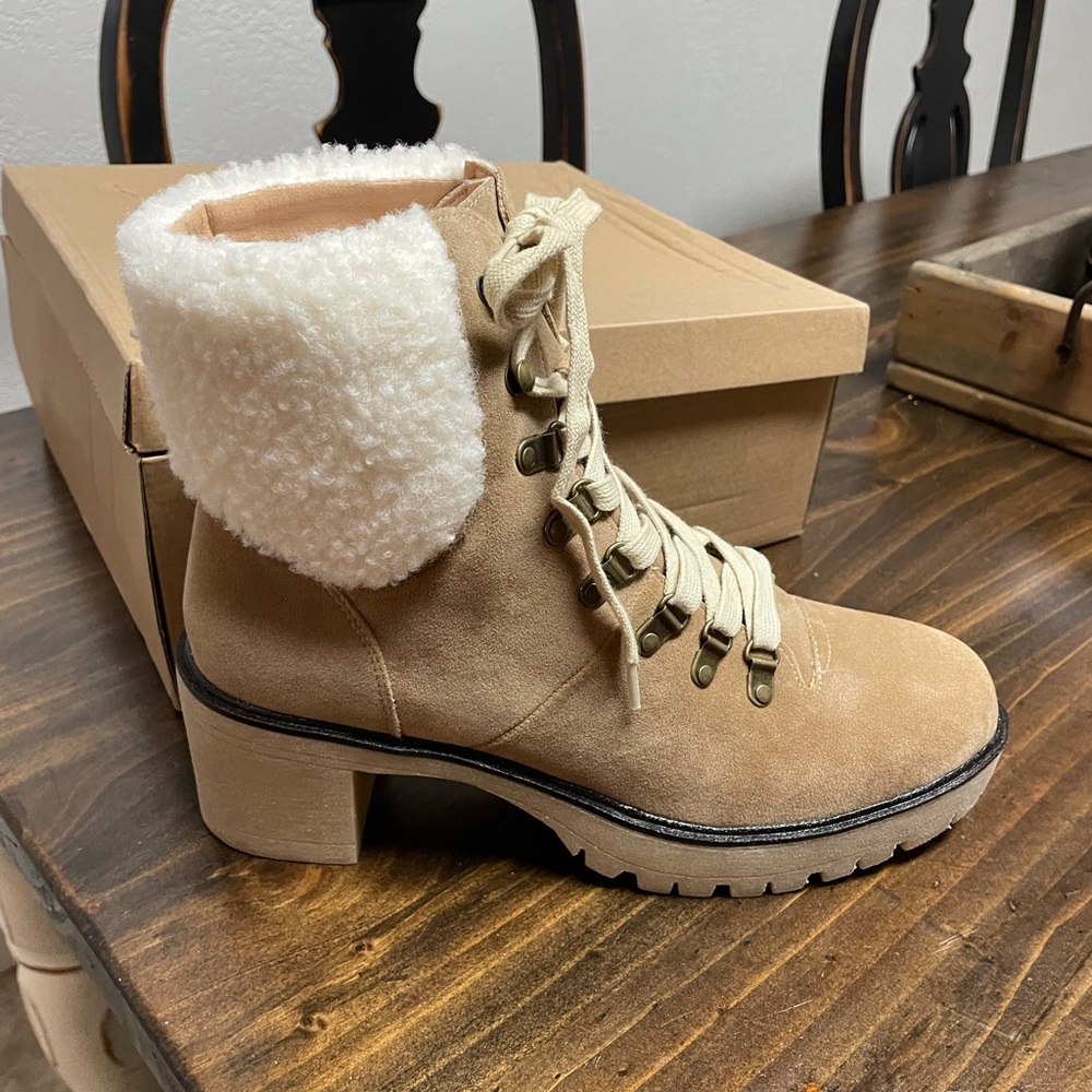 Brand New boutique boots!